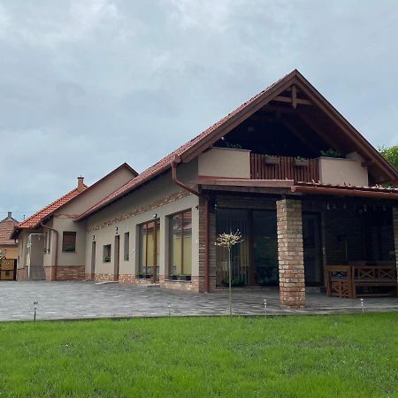 Benige Vendeghaz Hotel Demjen Exterior photo